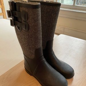 Herringbone rain boots